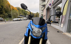 SUZUKI GSR 750