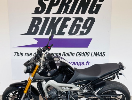 YAMAHA MT-09