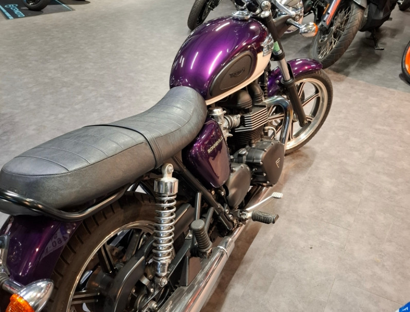 TRIUMPH Bonneville T100 SE