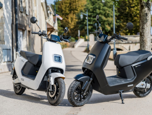 MASH E-CITY 2.0 50CC 2 BATTERIES COLORIS BLANC OU VERT  NEUF  0KMS