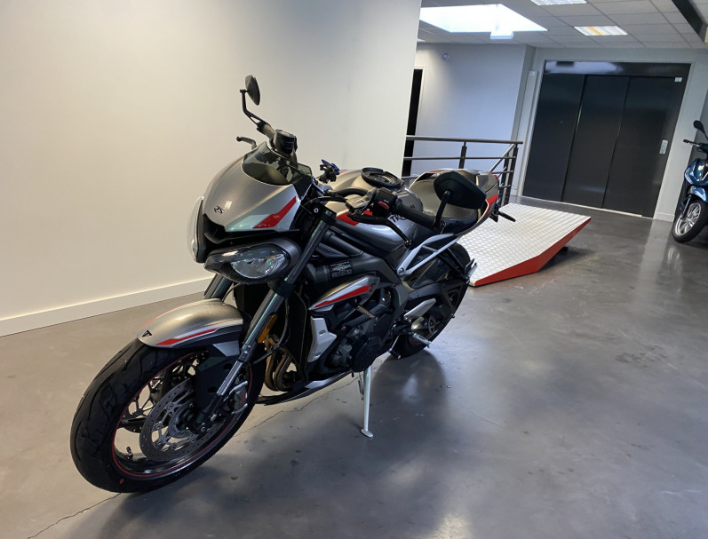 TRIUMPH STREET TRIPLE 765 RS
