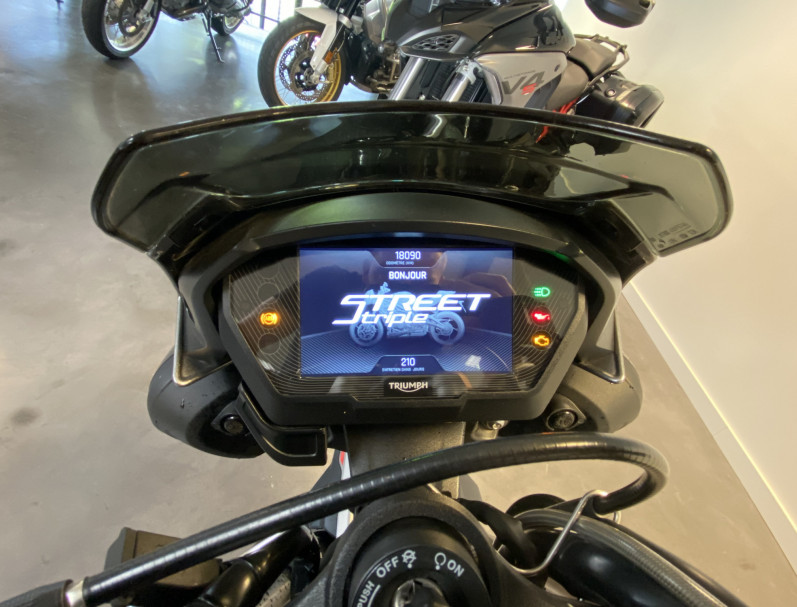 TRIUMPH STREET TRIPLE 765 RS