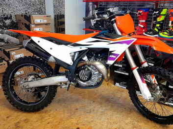 KTM 450 SX-F 2024 (130€/mois*)