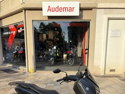 YAMAHA NMAX 125
