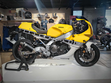 YAMAHA XSR 900 GP 60 eme anniversaire