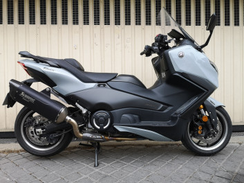 YAMAHA XP T-MAX 560 TECH MAX A2 AKRAPOVIC 