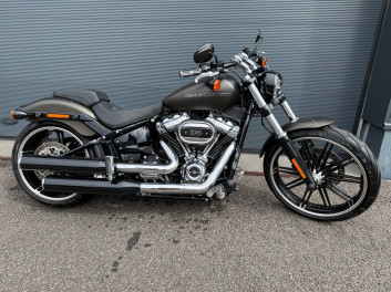 HARLEY-DAVIDSON SOFTAIL BREAKOUT 1868