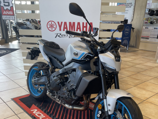 YAMAHA MT-09 2025