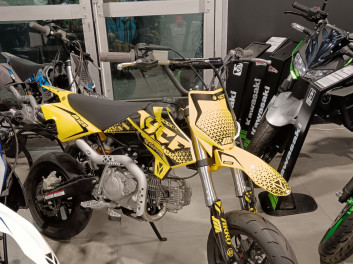 YCF 125 SUPERMOTARD