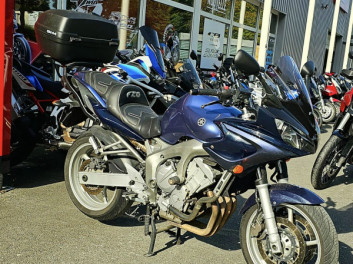 YAMAHA FZS 600 fazer S
