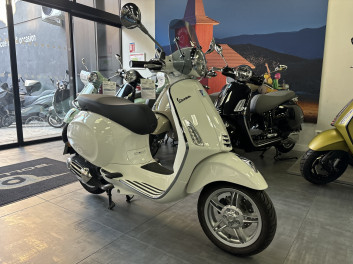 VESPA PRIMAVERA 50