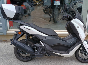 YAMAHA NMAX 125