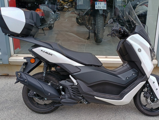 YAMAHA NMAX 125
