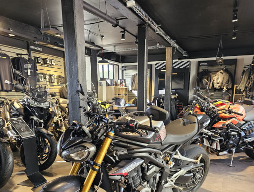 TRIUMPH SPEED TRIPLE 1200 RS