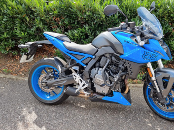 SUZUKI GSX-8S MOTORS 54 