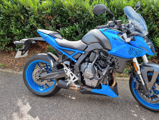 SUZUKI GSX-8S MOTORS 54 