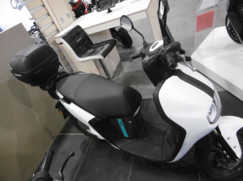 YAMAHA NEOS