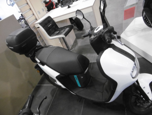 YAMAHA NEOS