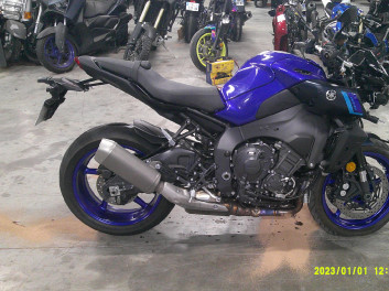 YAMAHA MT-10 PETIT CHOC CARTE GRISE/RIV N°21943