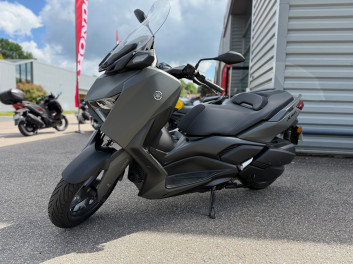 YAMAHA XMAX 300 2025