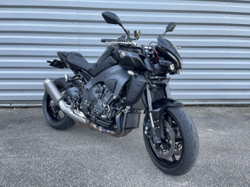 YAMAHA MT-10