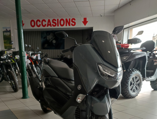 YAMAHA NMAX 125