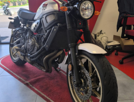 YAMAHA XSR 700