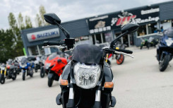 SUZUKI GSR 600