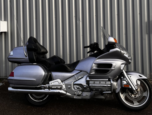 HONDA GL1800 GOLDWING