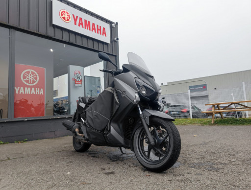 YAMAHA XMAX 125