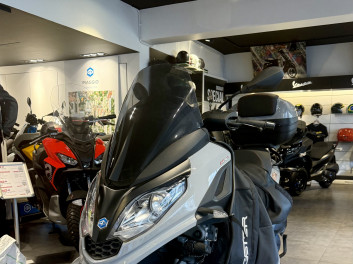 PIAGGIO MP3 300 HPE SPORT E5