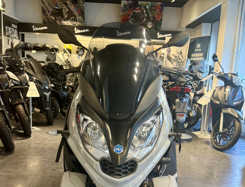 PIAGGIO MP3 300 HPE SPORT E5
