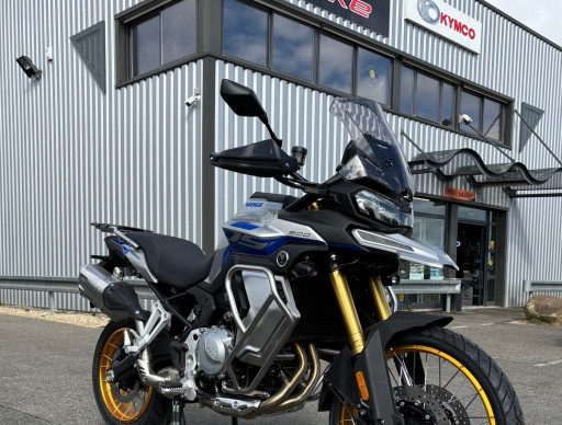 VOGE DS900X
