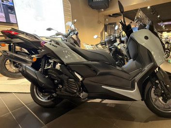 YAMAHA X-MAX 125 TECH MAX 1ER MAIN GARANTIE 5 ANS