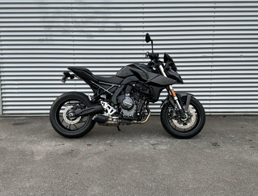 SUZUKI GSX-8S