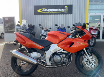 YAMAHA SZR 660