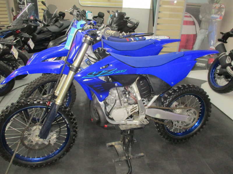 YAMAHA YZ250