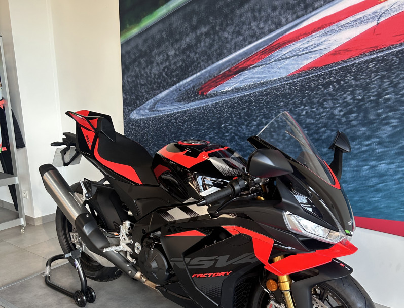APRILIA RSV4 1100 FACTORY E5+