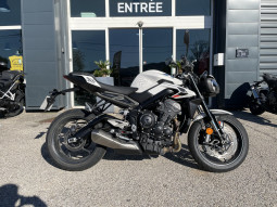 TRIUMPH STREET TRIPLE 765 R