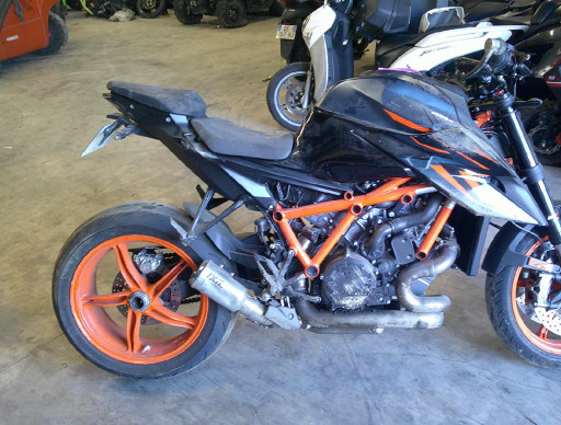 KTM 1290 SUPER DUKE R ACCIDENTE RSV N°21048