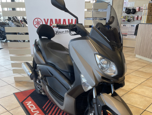 YAMAHA XMAX 125