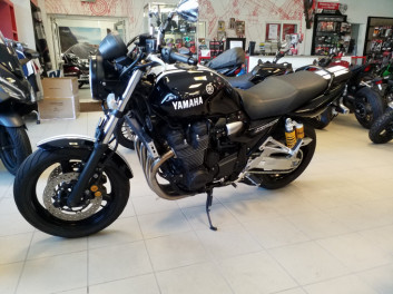 Yamaha XJR 1300