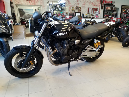 Yamaha XJR 1300