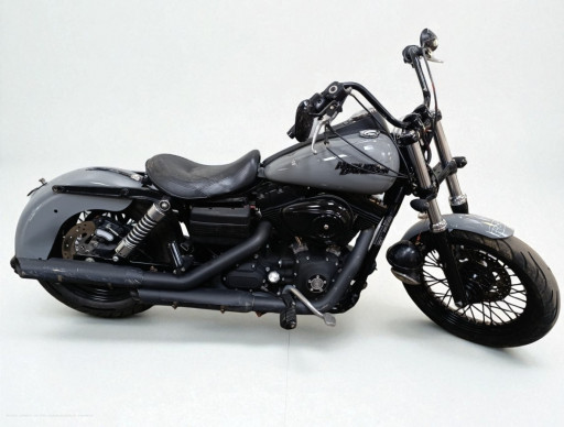 HARLEY-DAVIDSON DYNA STREET BOB 1584