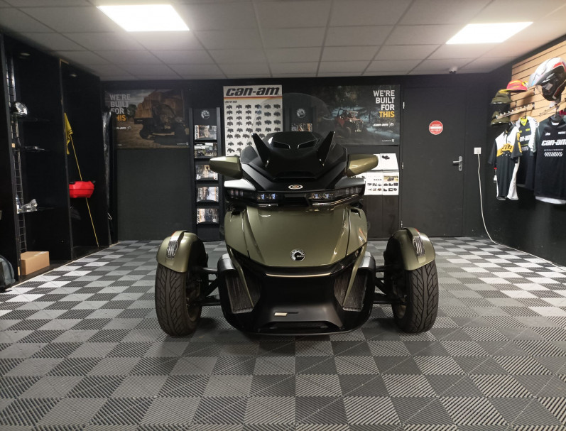 CAN-AM SPYDER RT SEA TO SKY 
