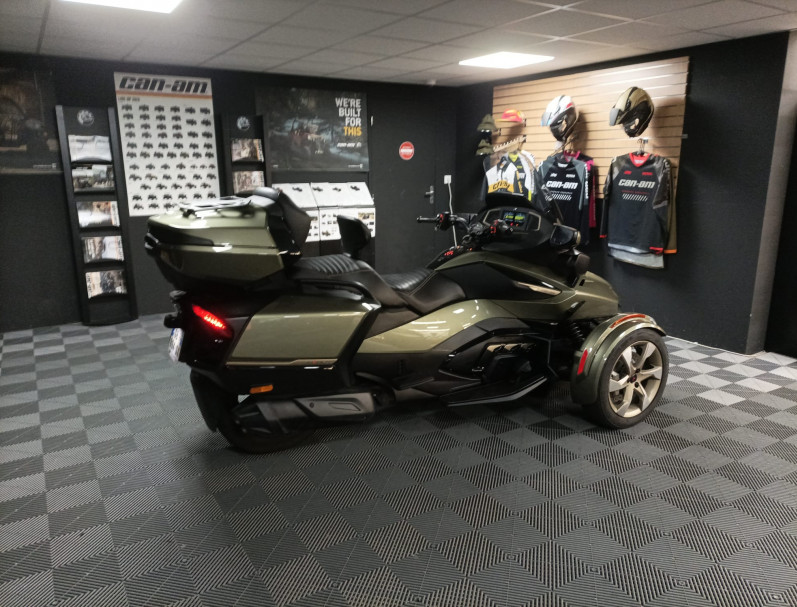 CAN-AM SPYDER RT SEA TO SKY 
