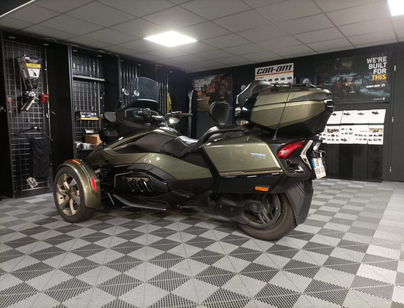 CAN-AM SPYDER RT SEA TO SKY 