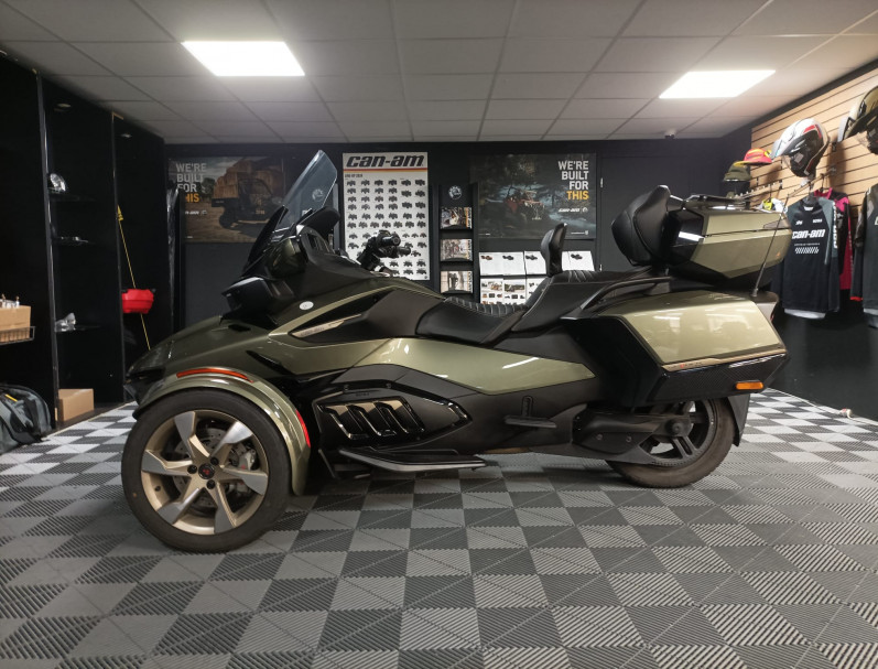 CAN-AM SPYDER RT SEA TO SKY 