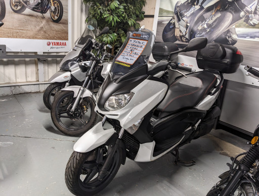 YAMAHA XMAX 125