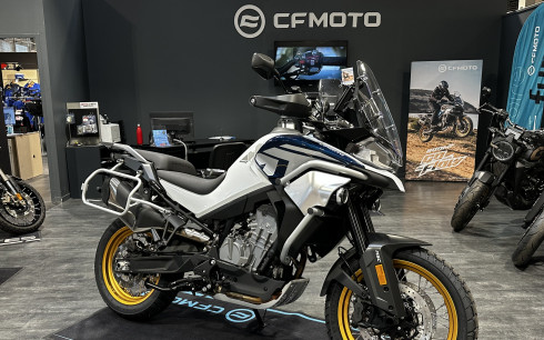 CF MOTO 800 MT EXPLORE EDITION BLANC 1500€ De Remise *